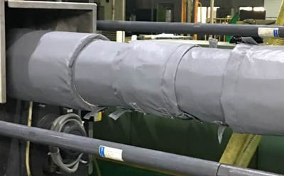 注塑機(jī)<a href=http://s1419.cn/e/tags/?tagname=%E4%BF%9D%E6%B8%A9%E8%A1%A3 target=_blank class=infotextkey>保溫衣</a>的好處
